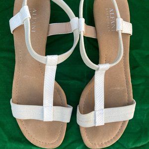Alfani Step N Flex White Flats Sandals Women's Size 9